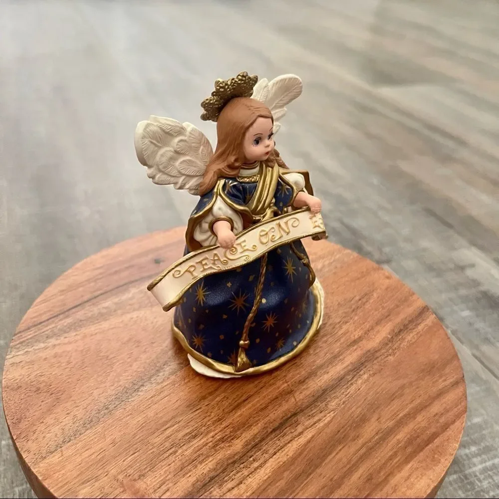 Hallmark Madame Alexander Holiday Angels “Angel of the Nativity”